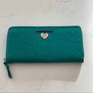 Coach Women’s Long Zip Around Wallet